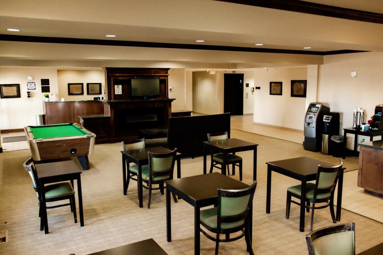 Black Gold Suites Stanley Екстериор снимка