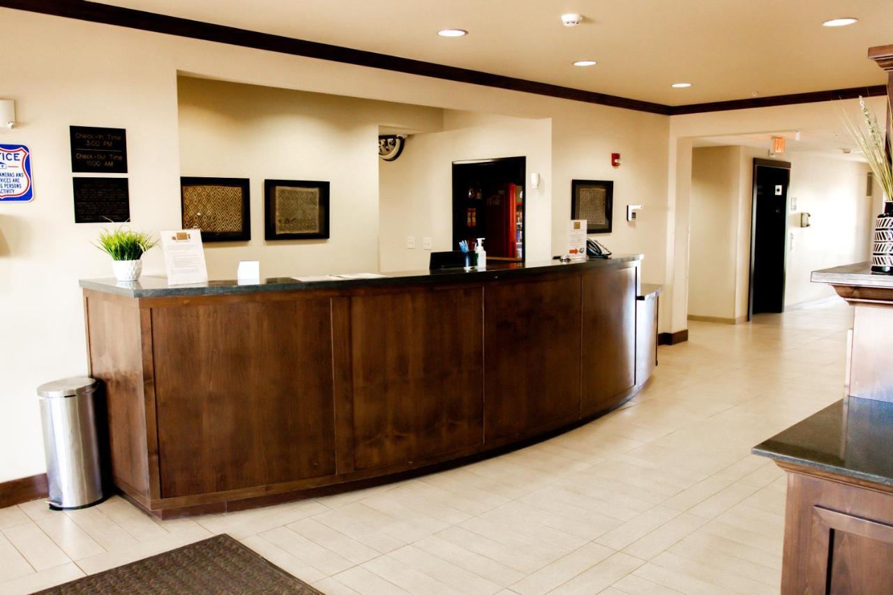 Black Gold Suites Stanley Екстериор снимка