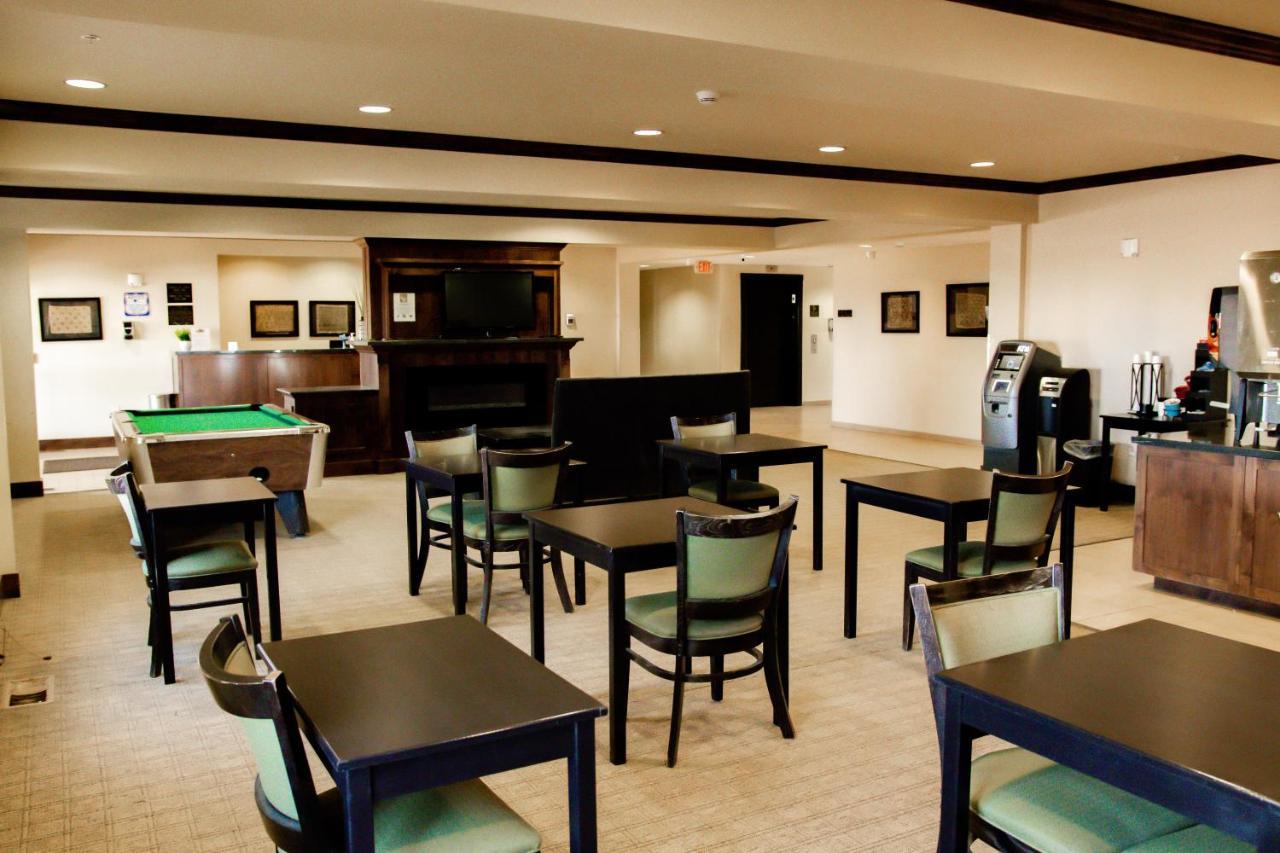 Black Gold Suites Stanley Екстериор снимка