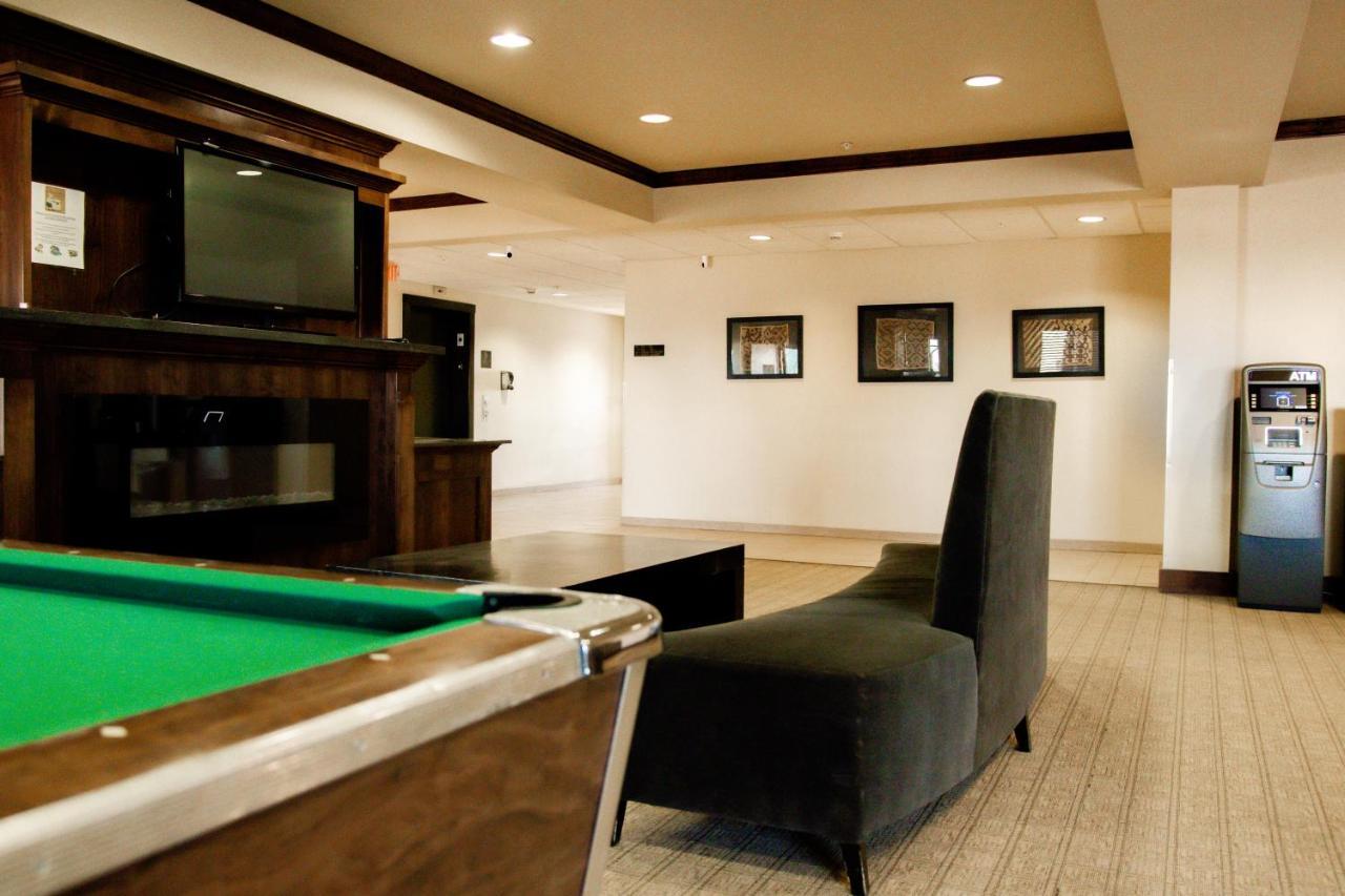 Black Gold Suites Stanley Екстериор снимка