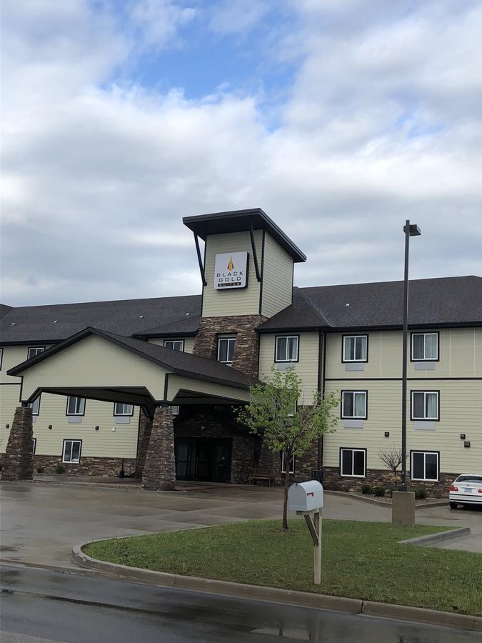 Black Gold Suites Stanley Екстериор снимка