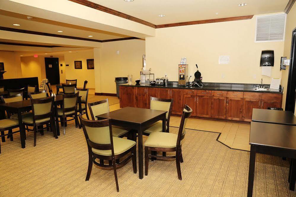 Black Gold Suites Stanley Екстериор снимка